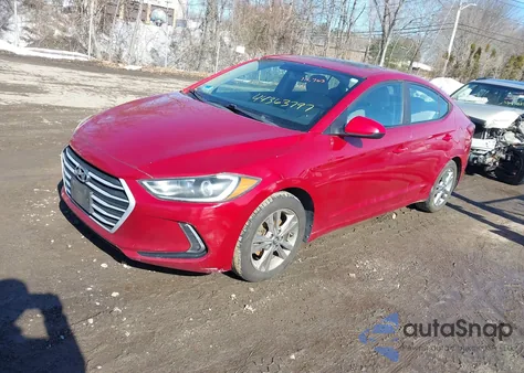 2017 Hyundai Elantra Value Edition z USA, uszkodzony, nr VIN KMHD84LF3HU276562